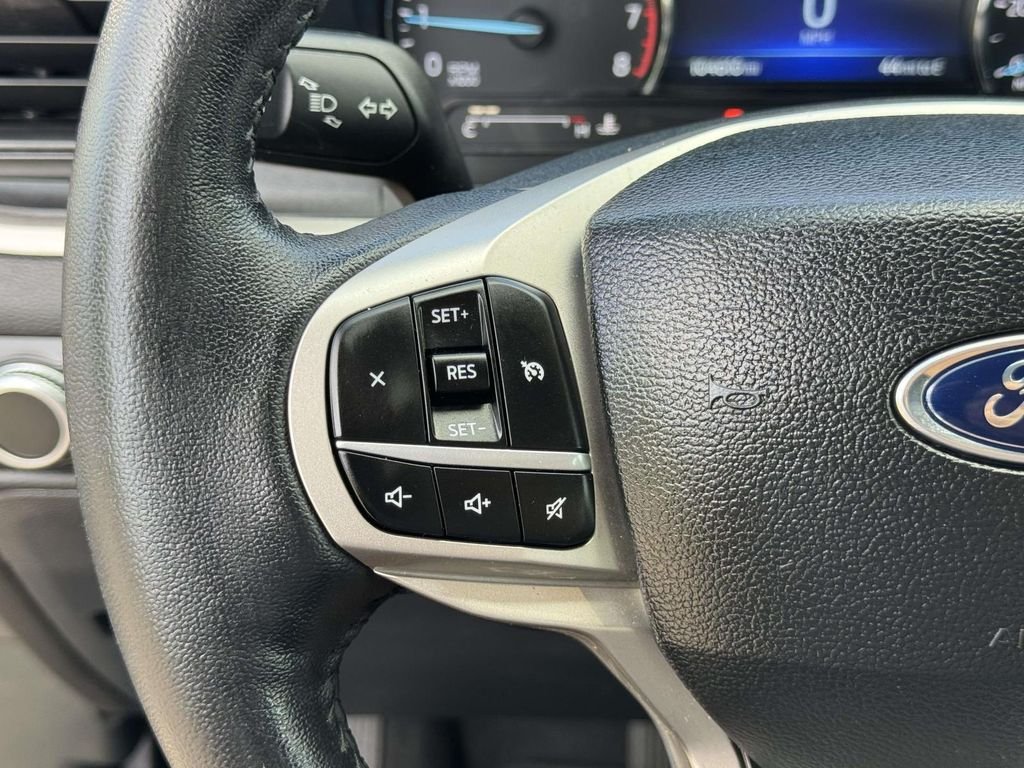 Used 2022 Black Ford XLT image 11