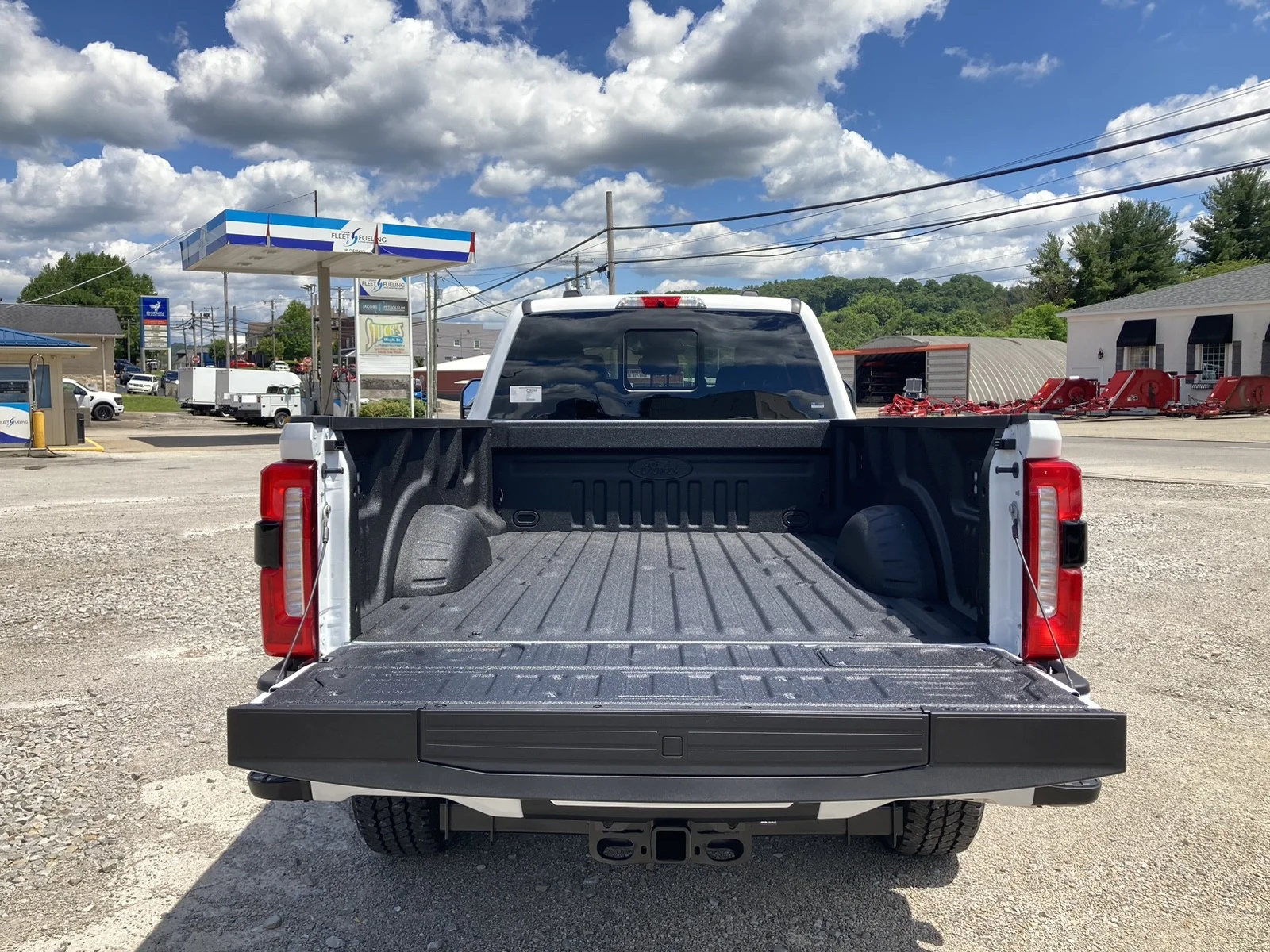 New 2026 Oxford White Ford F-350® XLT image 7
