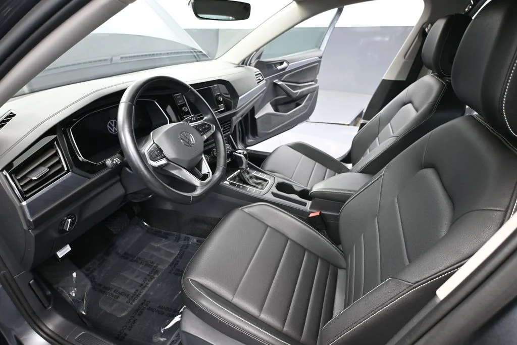 Used 2024 Gray Volkswagen 1.5T SE image 23
