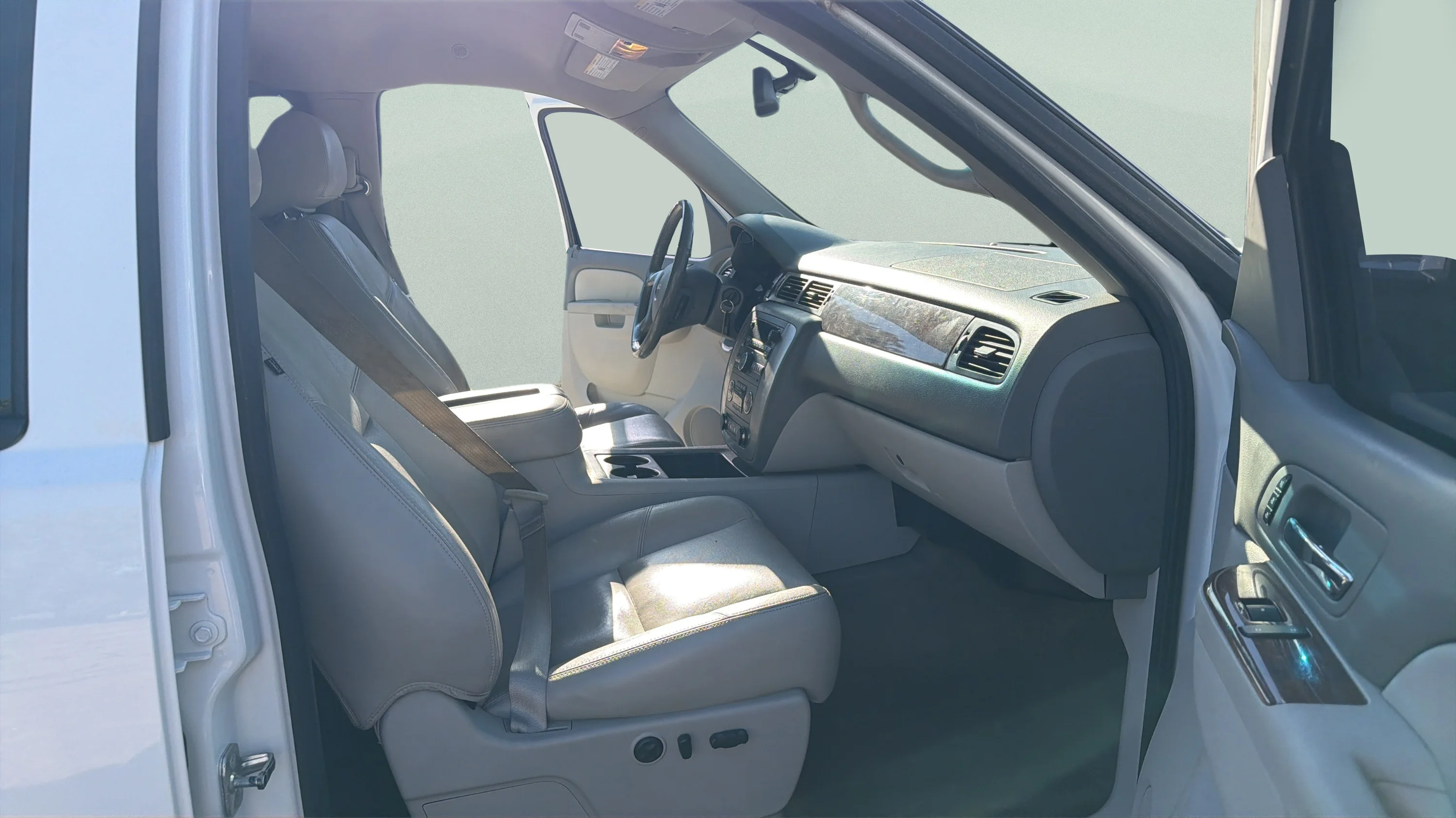 Used 2013 White Gmc SLT image 11