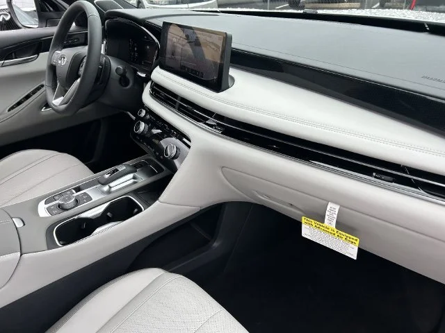 New 2027 RADIANT WHITE INFINITI Sport AWD image 13