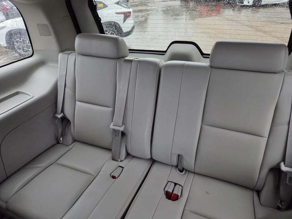Used 2014 White Chevrolet LTZ image 19