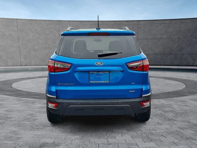 Used 2018 Blue Ford SE image 3