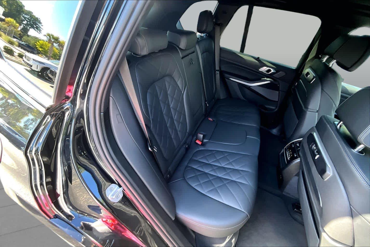 Used 2026 Black Sapphire Metallic BMW M60i image 20