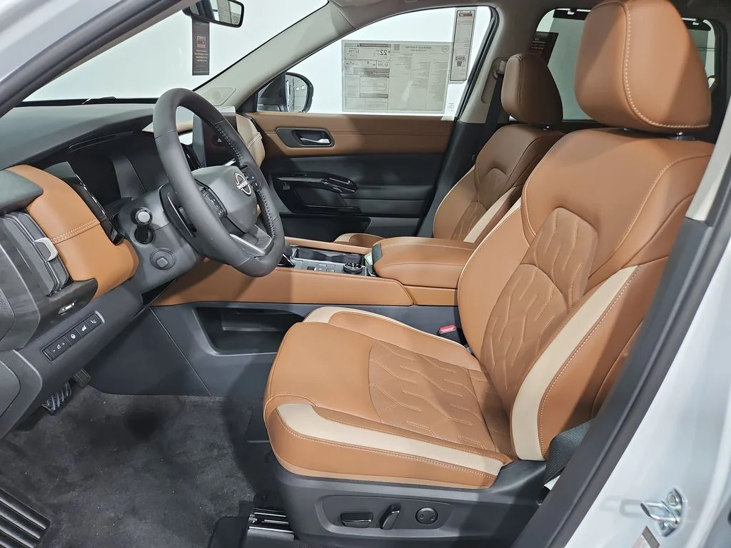 New 2026 Everest White Pearl TriCoat Nissan Platinum image 9