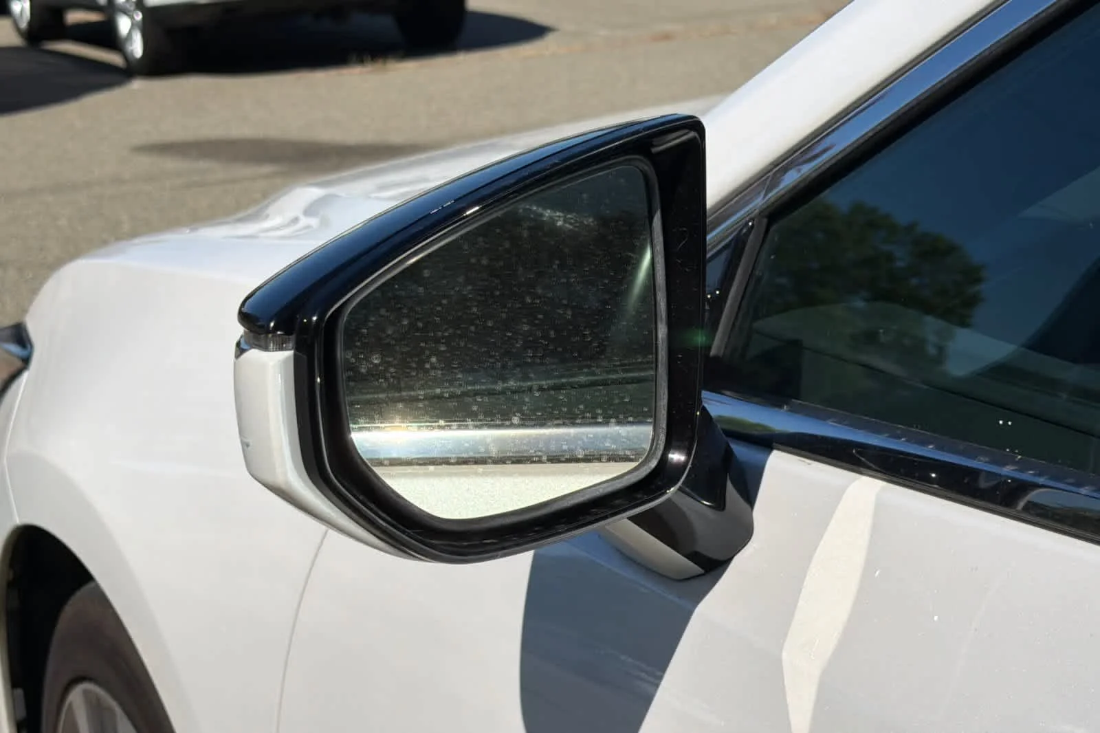 Used 2019 Eminent White Pearl Lexus  image 20