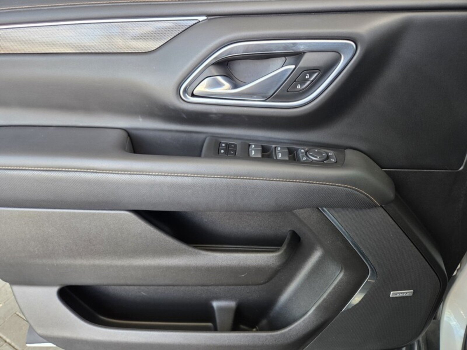 Used 2021 White Frost Tricoat GMC AT4 image 26