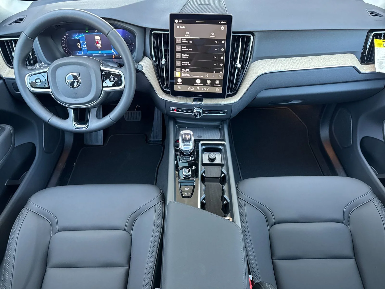 New 2026  Volvo T8 Plus image 3