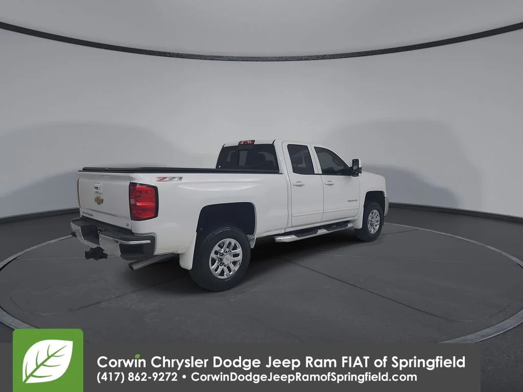 Used 2017 White Chevrolet LT image 15