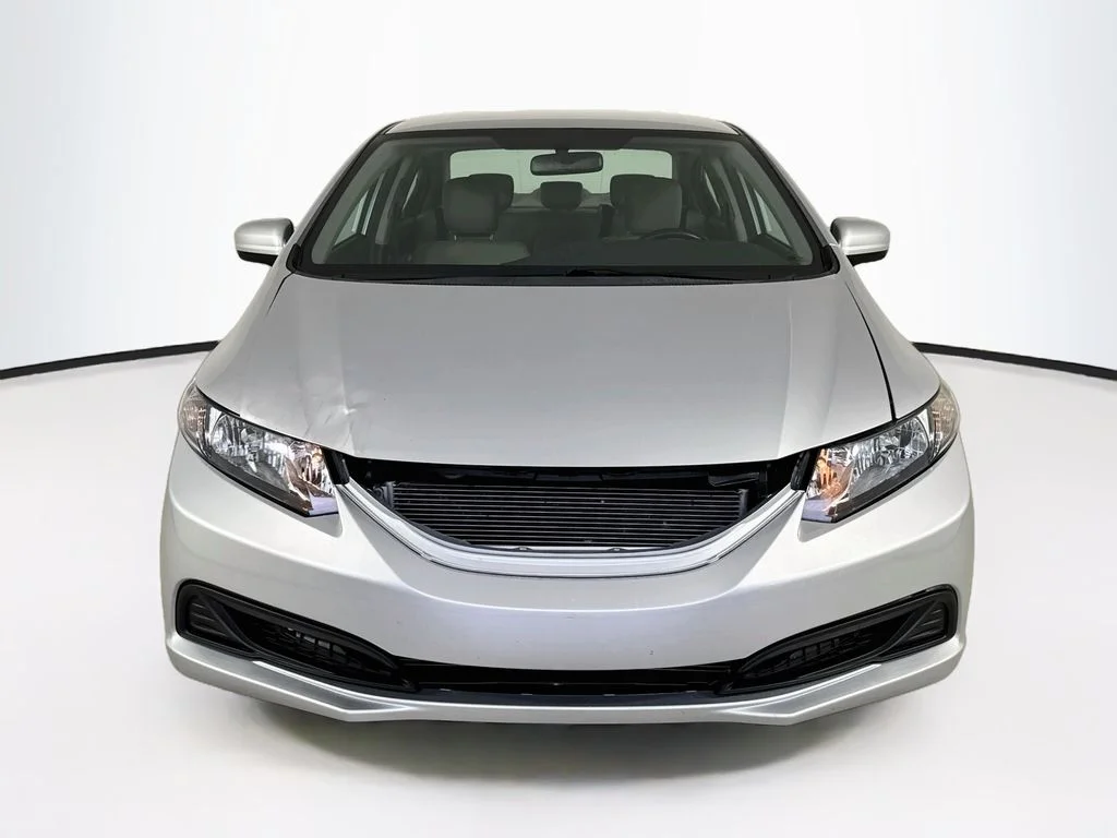 Used 2014 Alabaster Silver Metallic Honda LX image 2