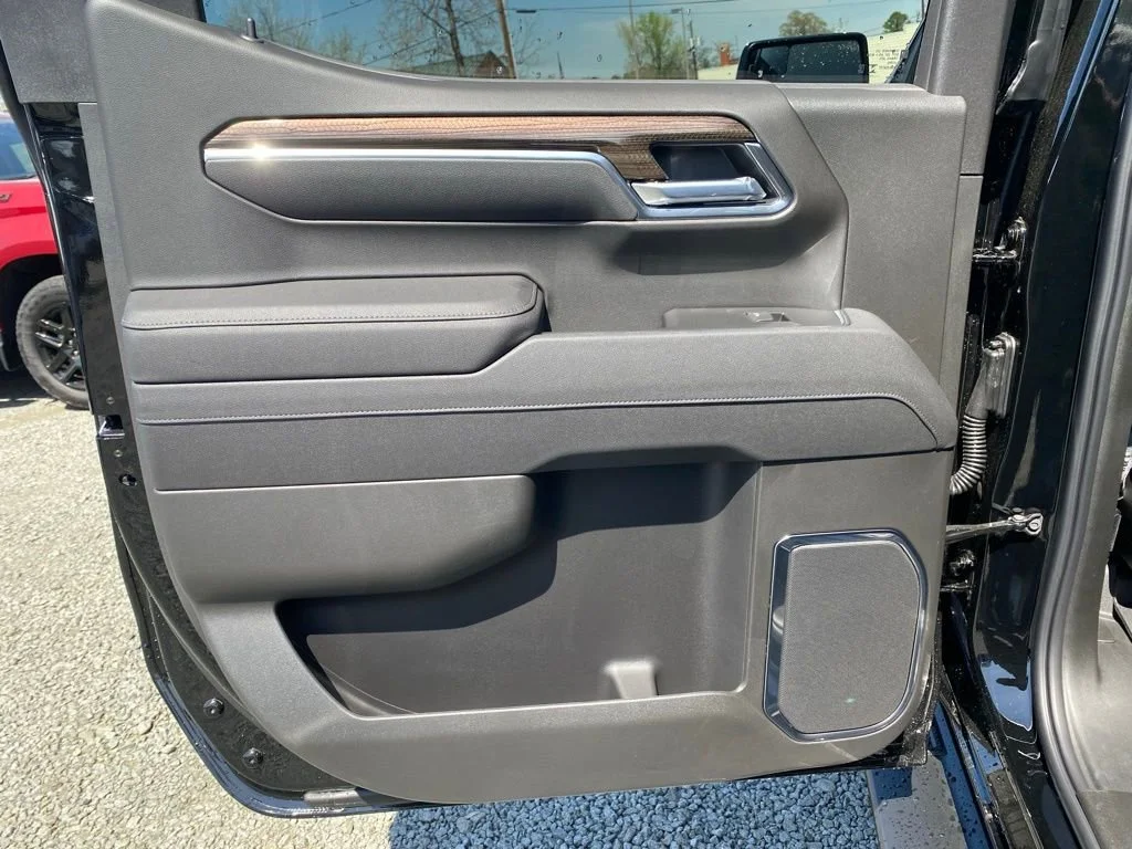 2025 Chevrolet Silverado 1500 LT - Photo 16