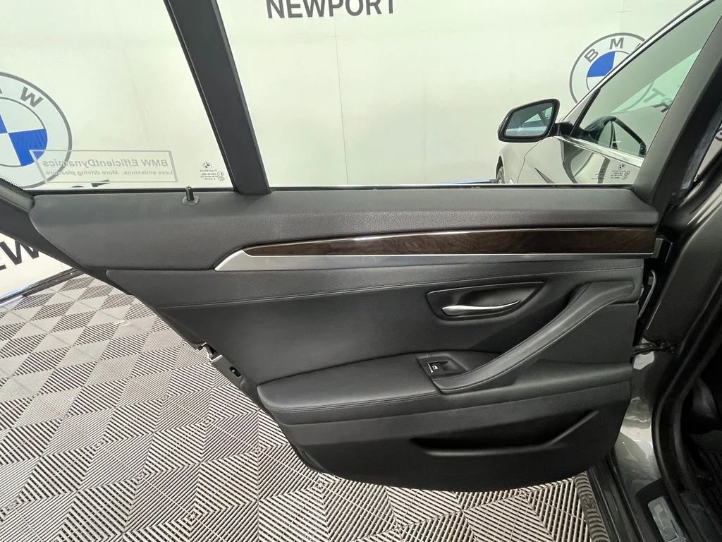 Used 2014 Callisto Grey Metallic BMW 528i xDrive image 21