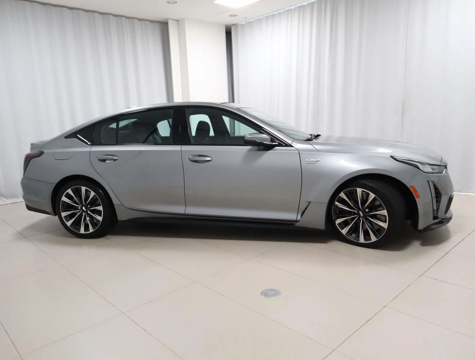 Used 2024 Silver Cadillac V-Series image 6