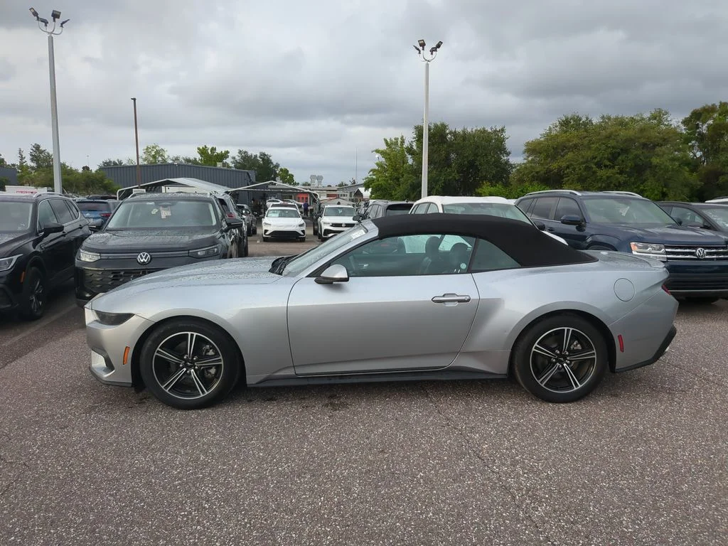Used 2025 Silver Ford EcoBoost Premium image 2