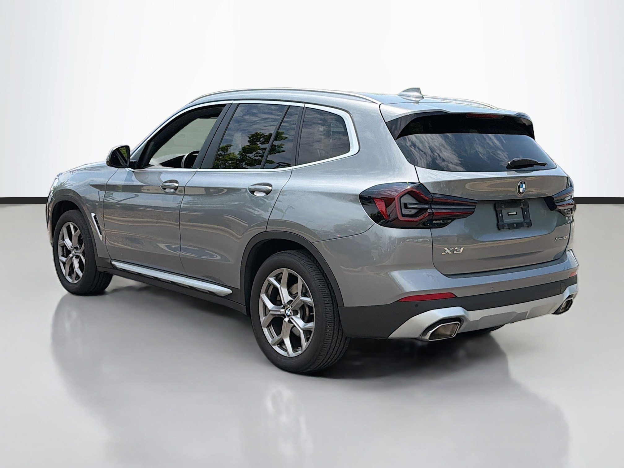Used 2023 Skyscraper Gray Metallic BMW xDrive30i image 7