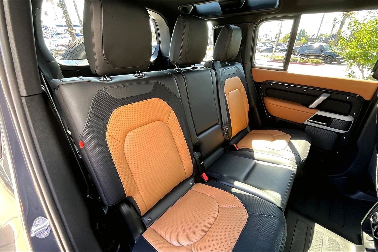 Used 2023 Gray Land Rover X-Dynamic SE image 26