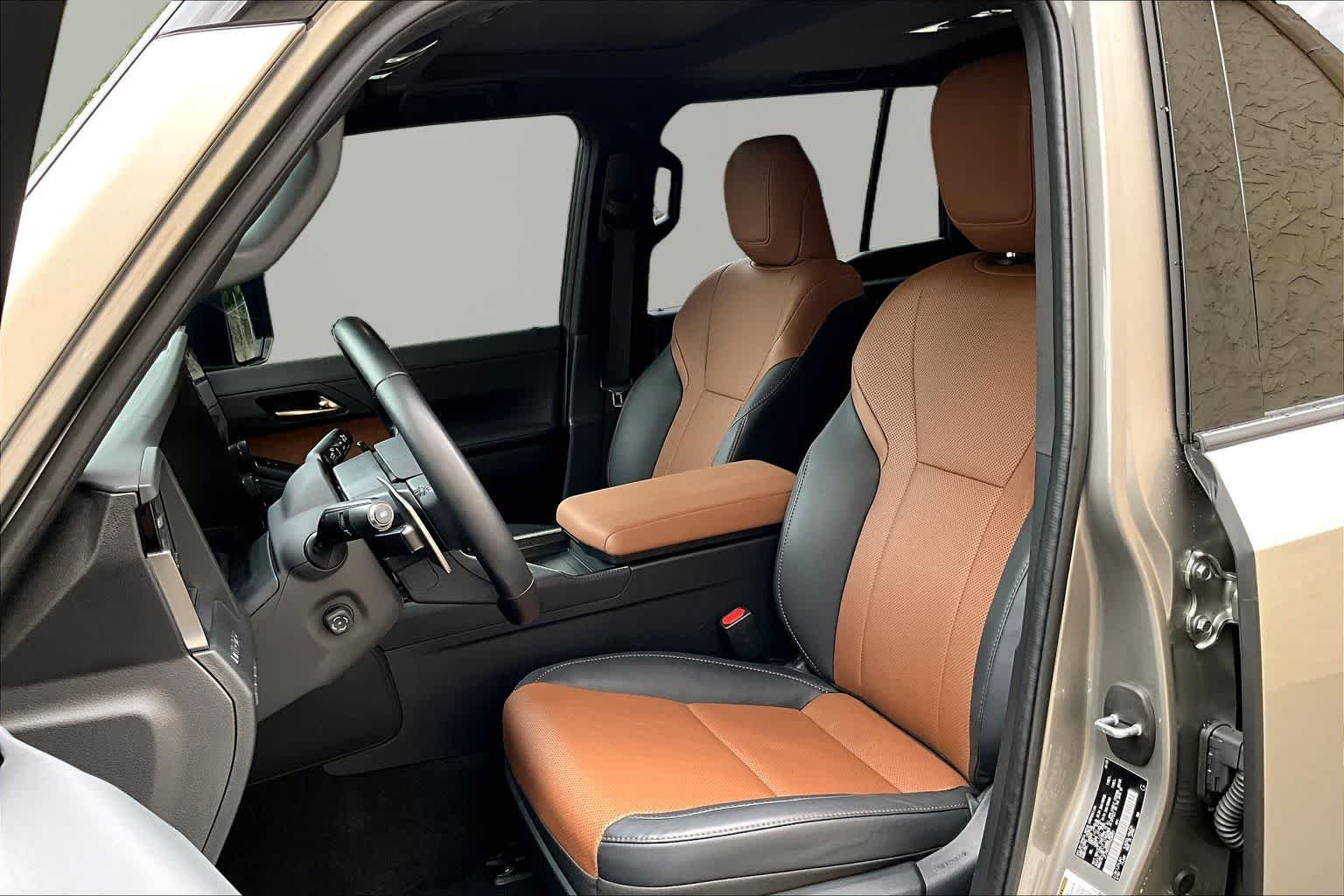 Used 2025 Atomic Silver Lexus Premium+ image 8