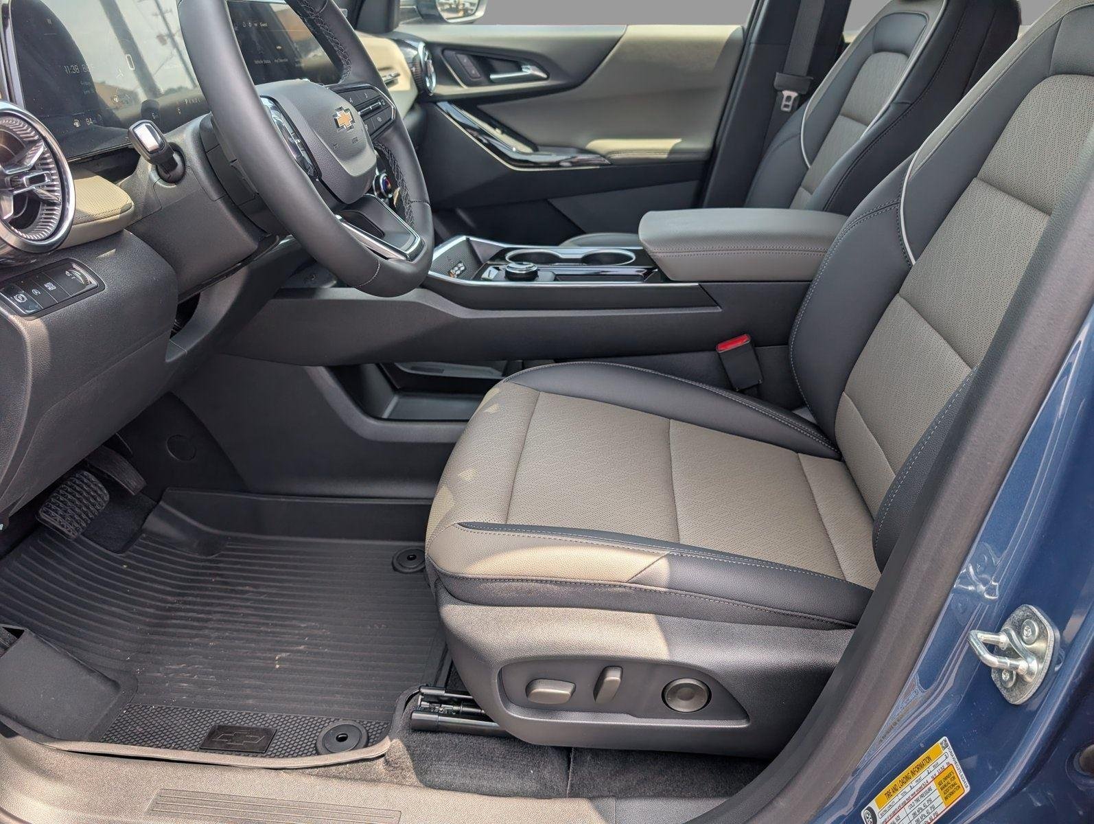 2026 Chevrolet Equinox LT - Photo 11