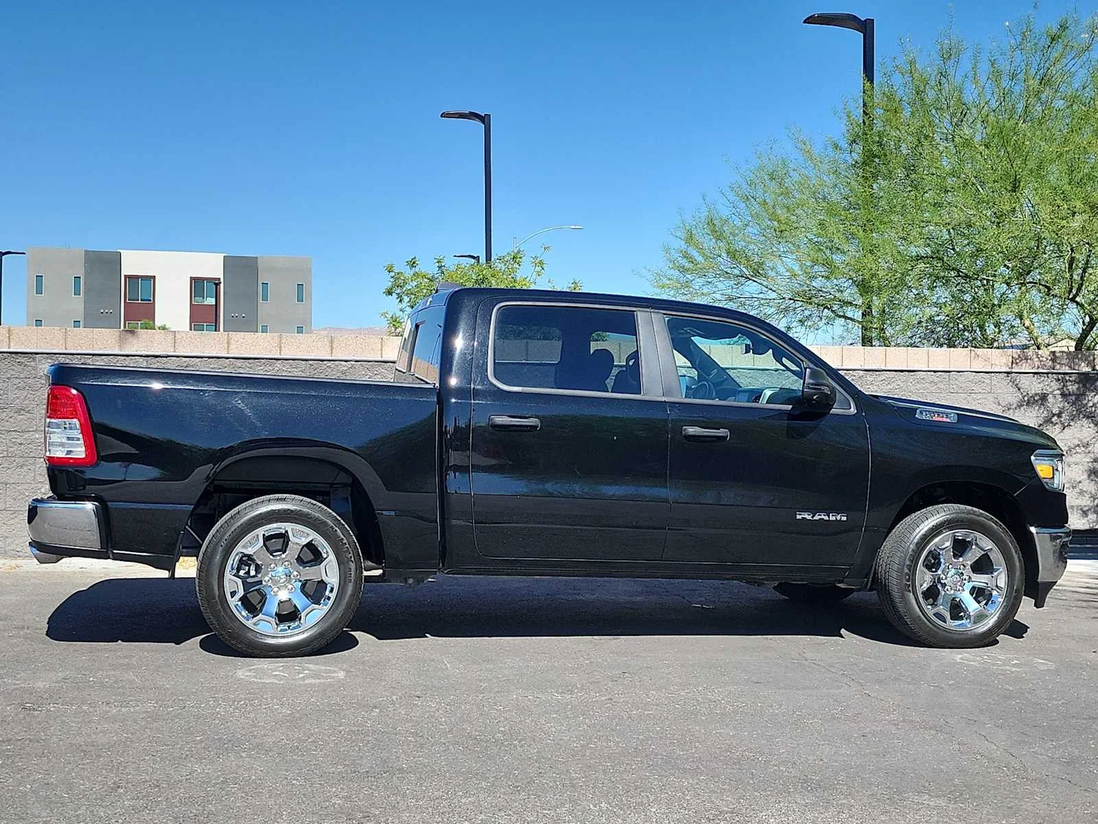 Used 2023 Diamond Black Crystal Pearlcoat Ram Big Horn image 9