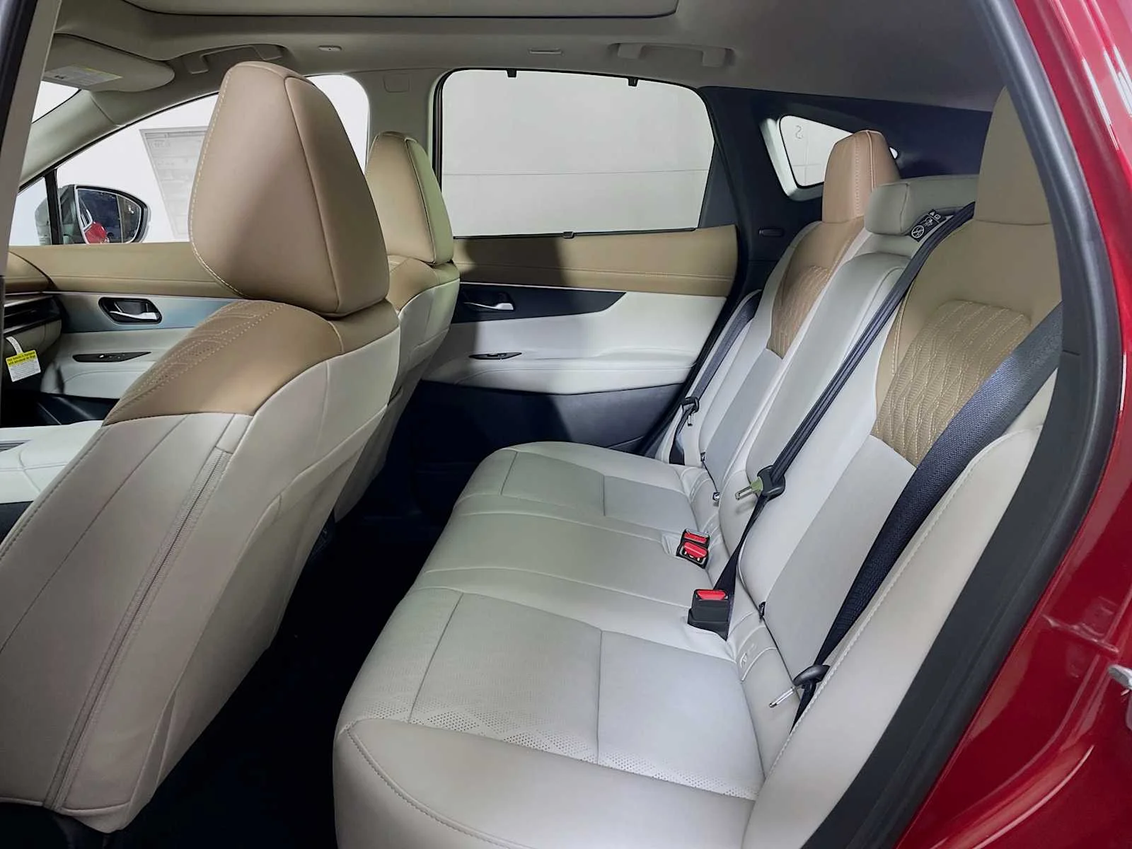 New 2026 Scarlet Ember Tintcoat / Super Black Two-tone Nissan Platinum image 5