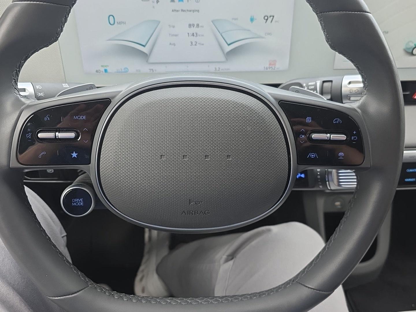 Used 2024 Digital Teal Hyundai SEL image 3