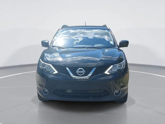 Used 2017 Black Nissan SL image 8