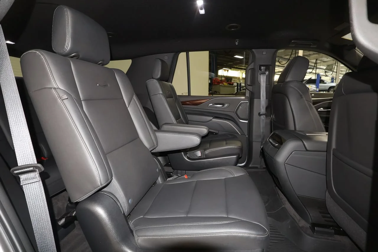 Used 2023 Crystal White Tricoat Cadillac Luxury image 28