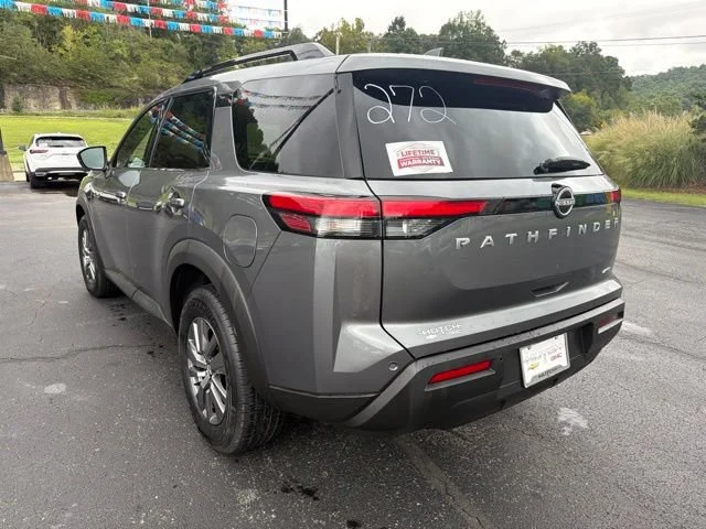 Used 2025 Gray Nissan SV image 5