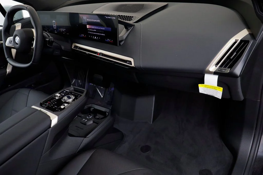 2026 BMW iX 45 - Photo 22