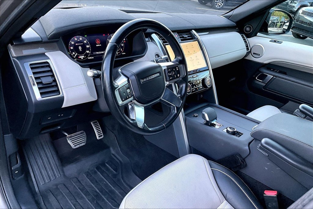 Used 2021 Brown Land Rover HSE R-Dynamic image 13