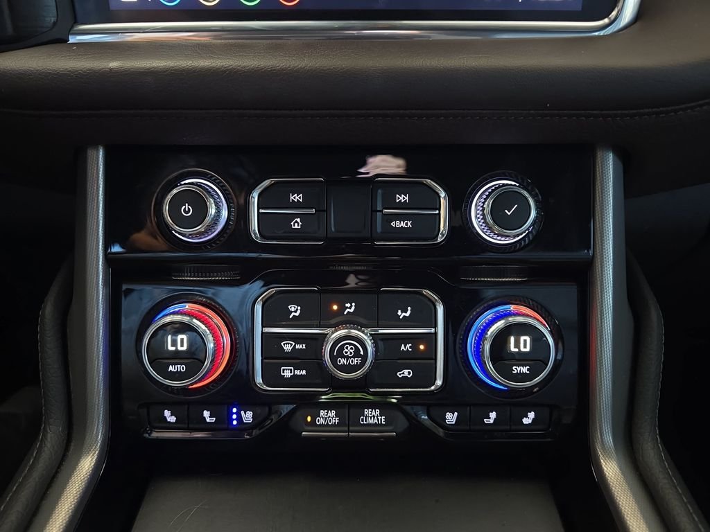 Used 2021 White GMC Denali image 25