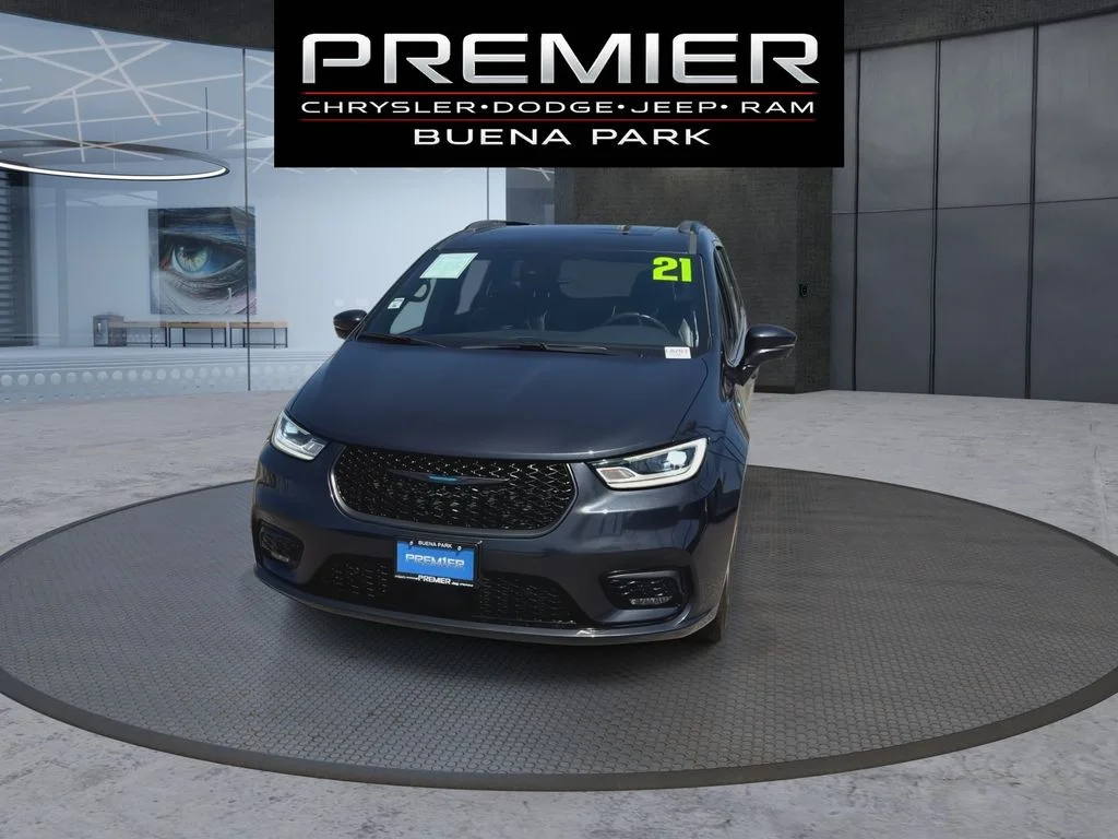 Used 2021 Gray Chrysler Limited image 3