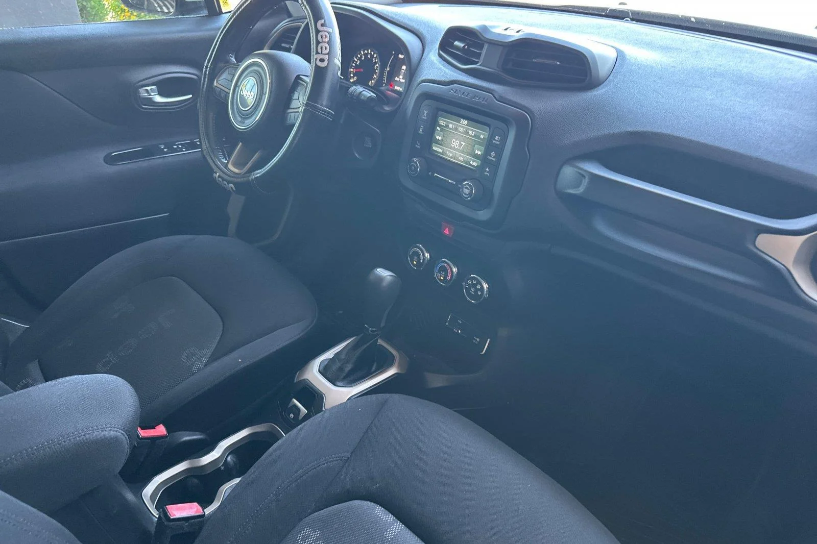 Used 2016 Alpine White Jeep Latitude image 16