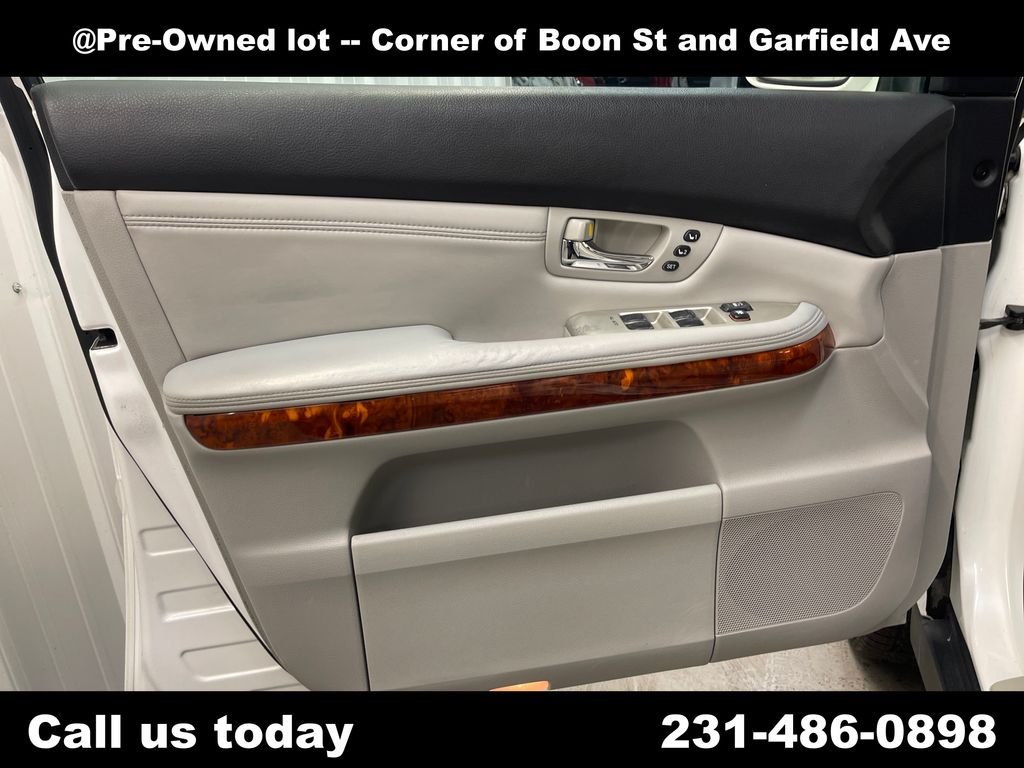 Used 2009  Lexus 350 image 14