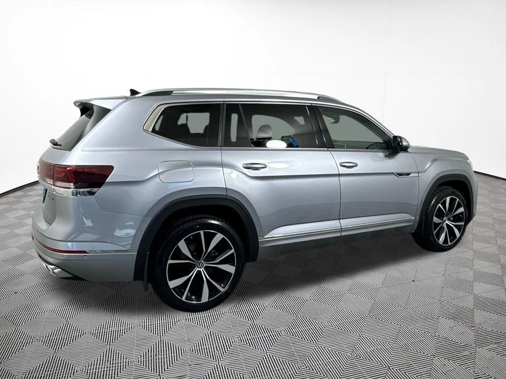 Used 2024 Silver Volkswagen 2.0T SEL Premium R-Line image 9