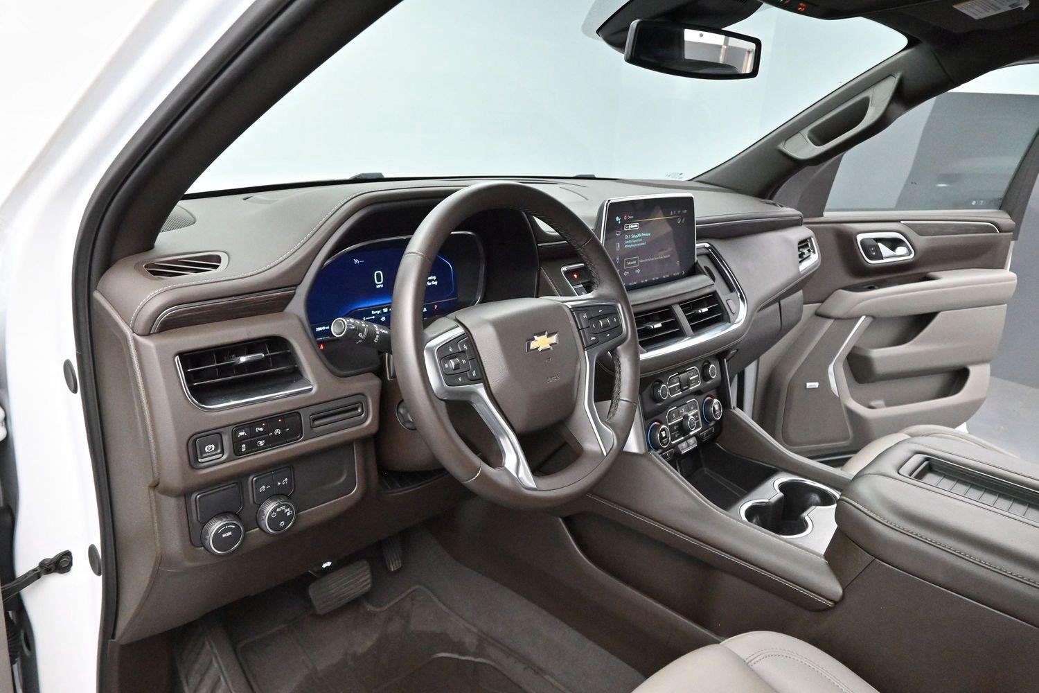 Used 2024 Summit White Chevrolet LT image 13