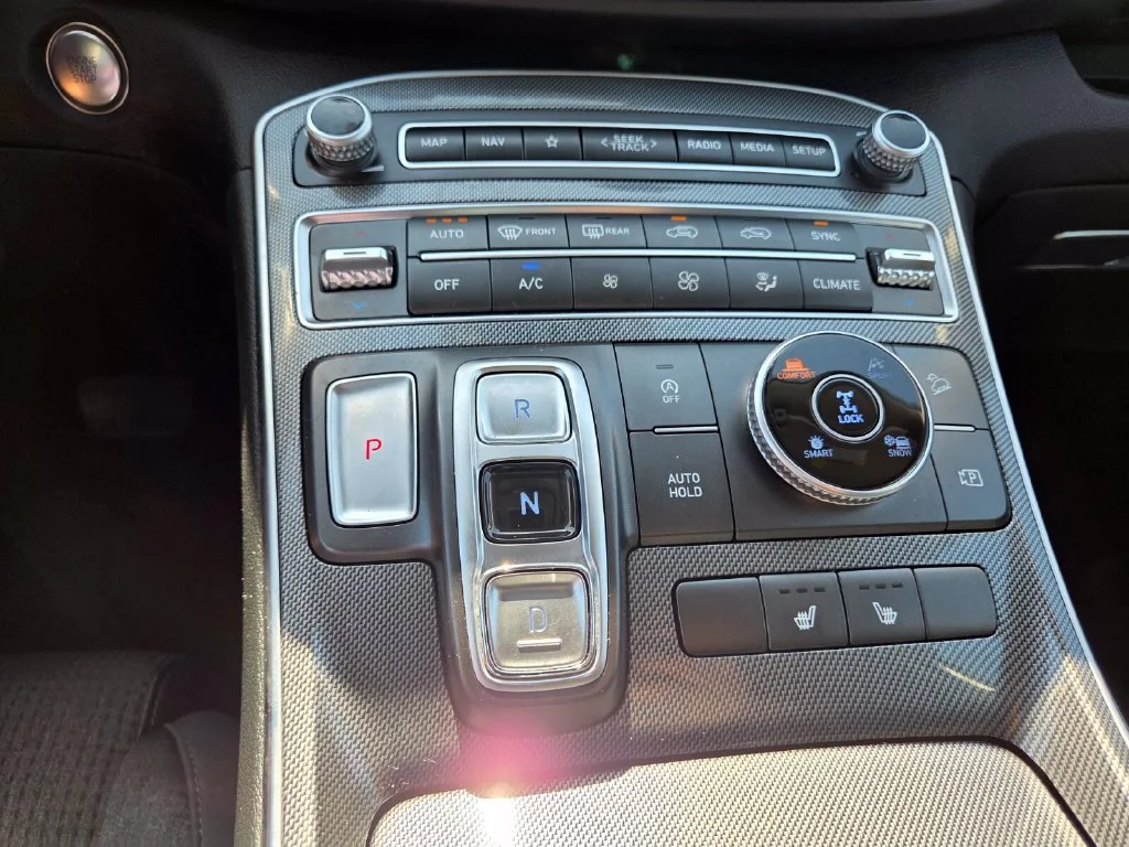 Used 2023 Silver Hyundai SEL image 18