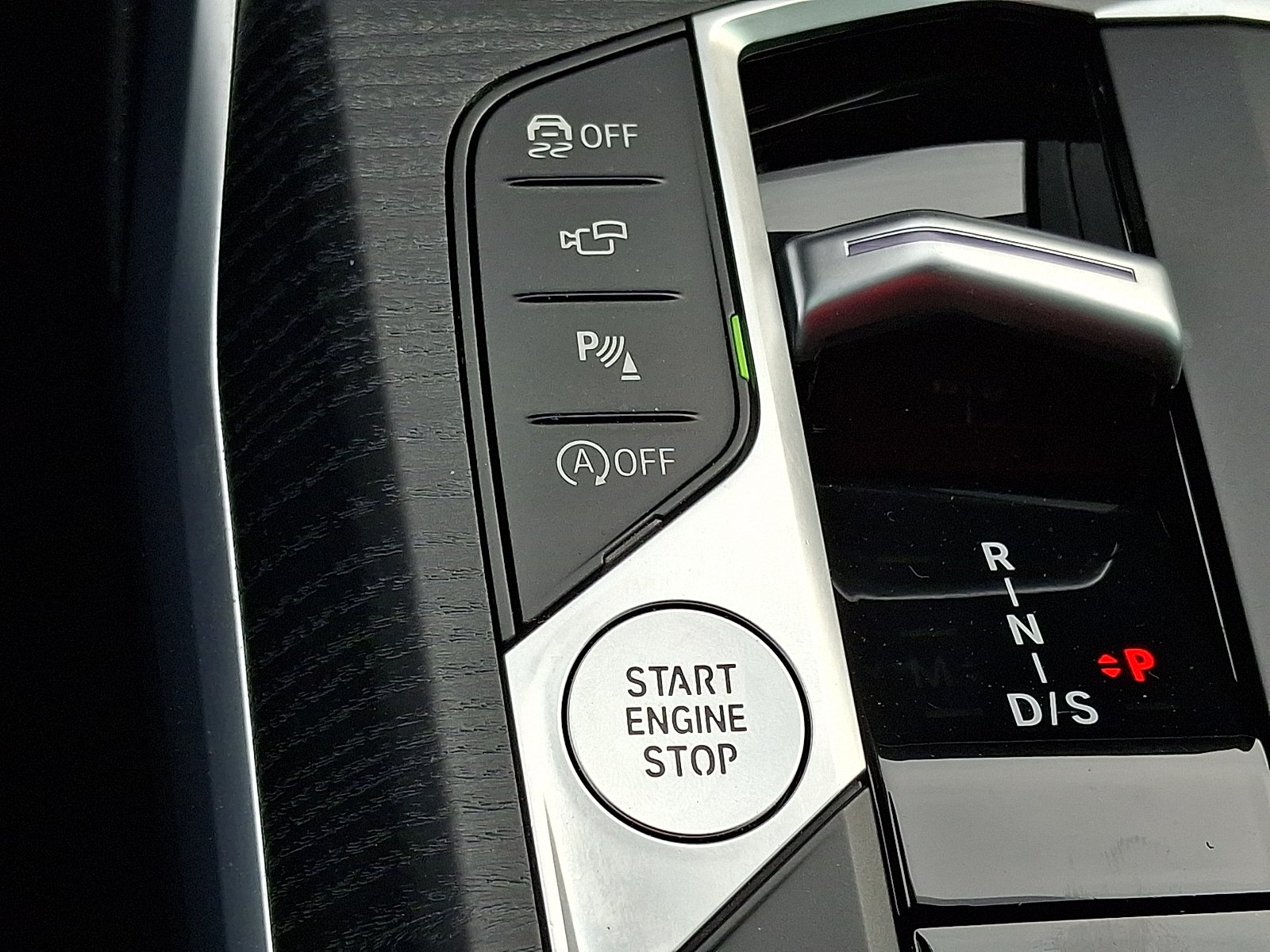 Used 2025 Black Sapphire Metallic BMW xDrive image 24