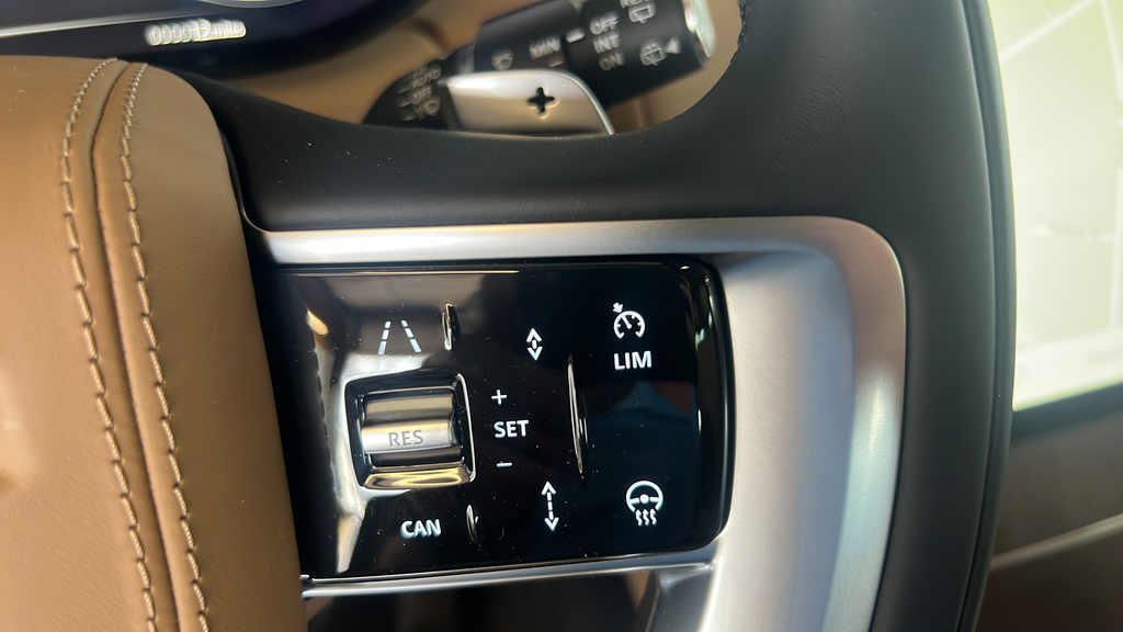 New 2026 Black Land Rover SE image 32