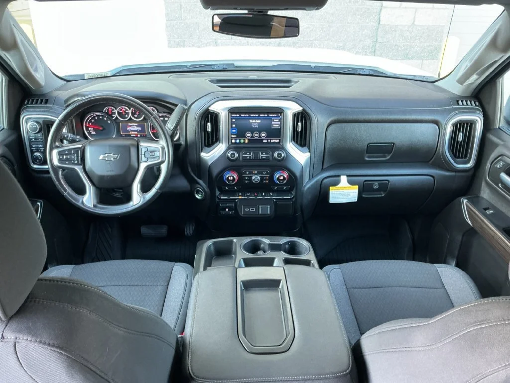 Used 2021 SUMMIT WHITE Chevrolet RST image 27