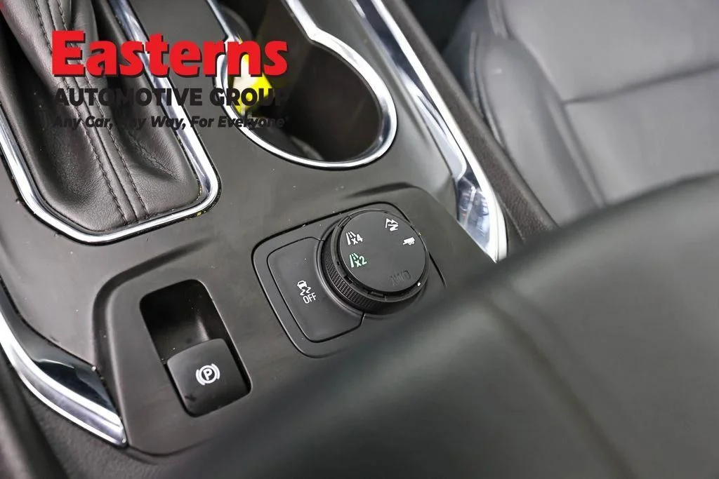 Used 2018 Gray Chevrolet 3LT image 23