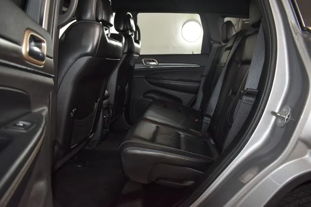 Used 2016 Silver Jeep Limited image 23