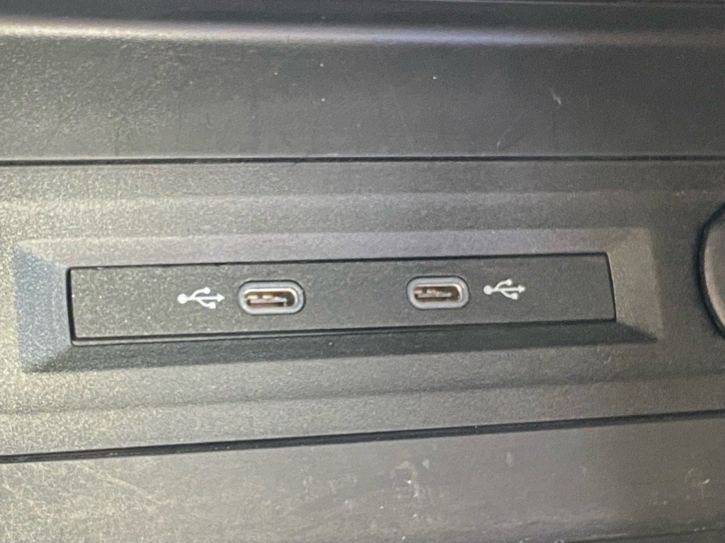 2022 Volkswagen Atlas SE w/Tech - Photo 11