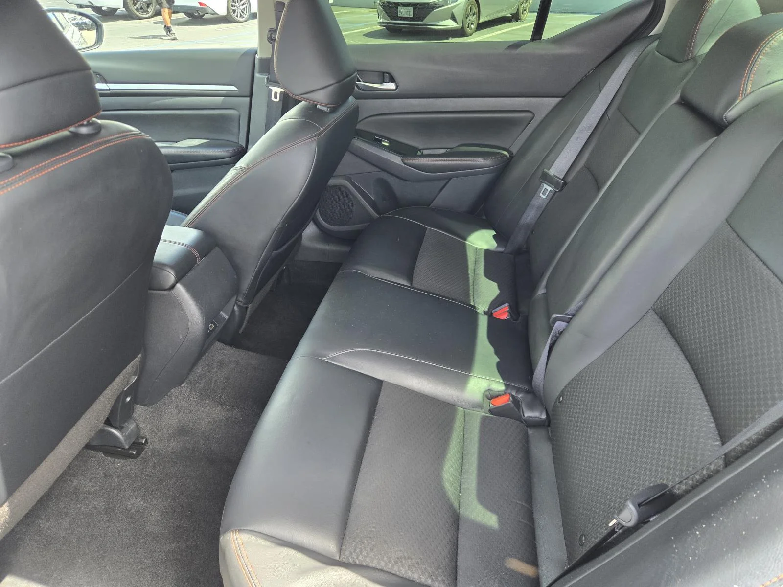 Used 2025 Gray Sky Pearl Nissan SR FWD image 27