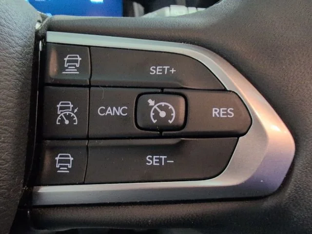 Used 2024 Silver Jeep Limited 4x4 image 16