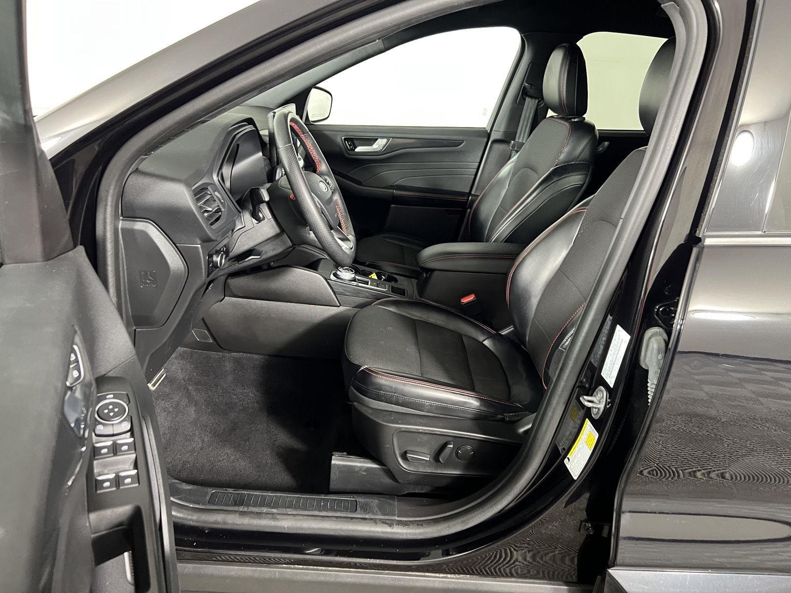 Used 2023 Agate Black Ford ST-Line image 14
