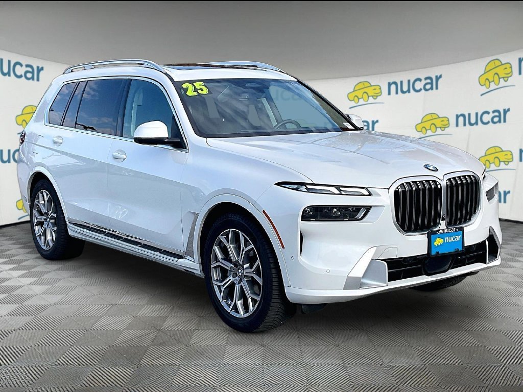 Used 2025 Alpine White BMW xDrive40i image 1