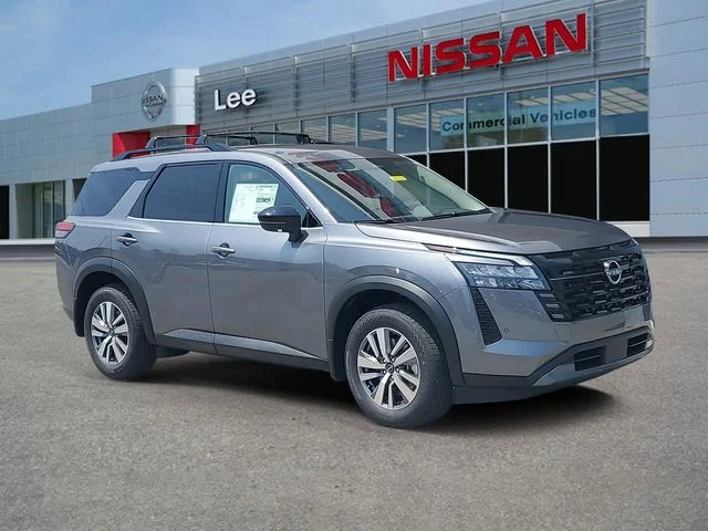 2026 Nissan Pathfinder SL 2WD's photo