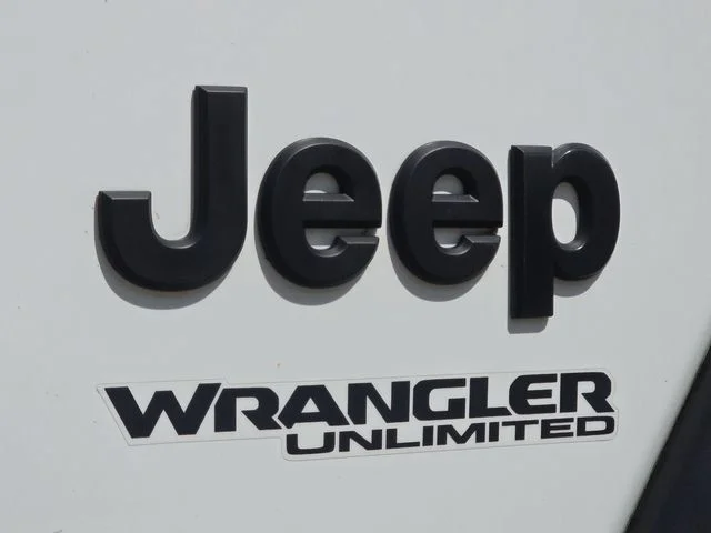 Used 2022 White Jeep Unlimited Willys image 35