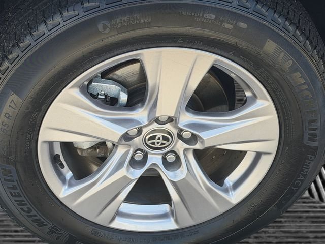 Used 2025 Red Toyota XLE image 9